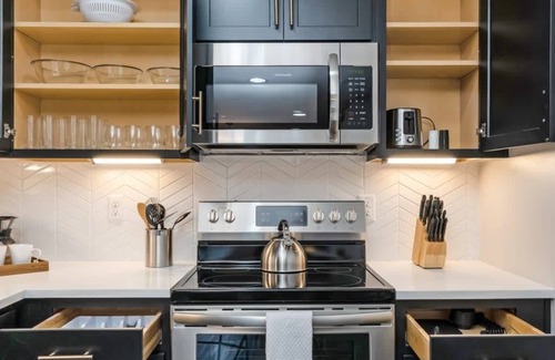 Salemtown Apartment | Abode | Germantown | ADA 2BR, Gated, Free Parking!