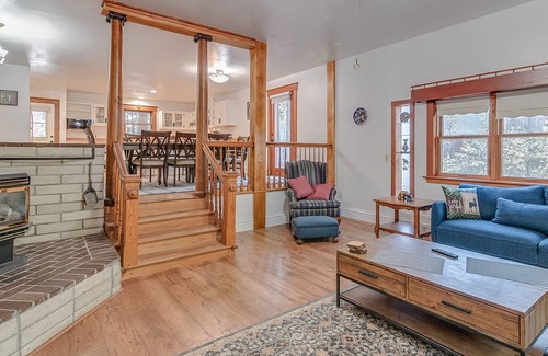 Hathaway Pines Cabin | ABOVE IT ALL - UNIQUE MOUNTAIN RETREAT SLEEPS 15 W/REC ROOM