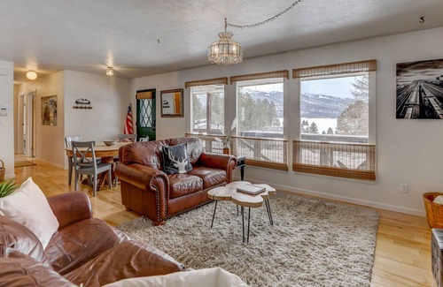 Cascade House | Above Par - Walk to Lake, Golf, Boat ramp, Bar & Grill - Fire Pit