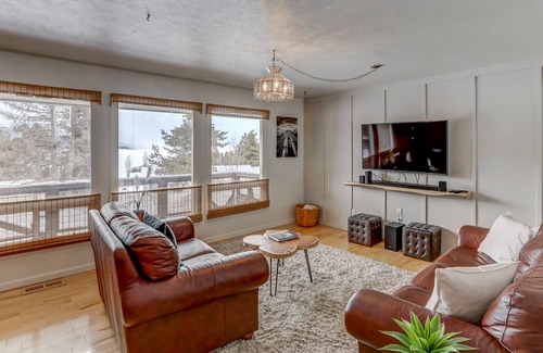 Cascade House | Above Par - Walk to Lake, Golf, Boat ramp, Bar & Grill - Fire Pit
