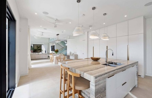 Reeds Bay Villa | Above the Clouds - 4 bedroom