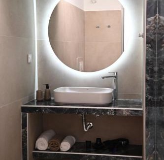 Psirri Apartment | Above the Fruits 2 Bedrooms 2 Bathrooms near Acropolis