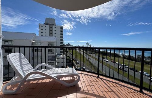 Alexandra Headland Apartment | Absolute Beachfront Penthouse with Exclusive Rooftop