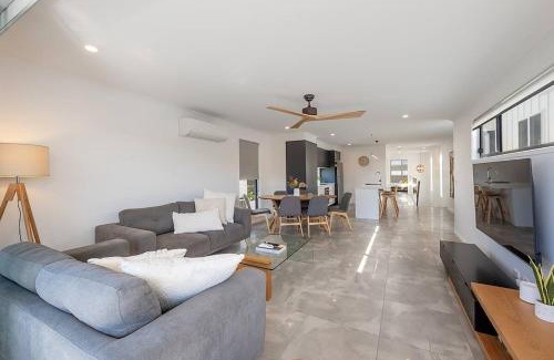 Marcoola House | Absolute Beachfront Marcoola 4BR, Heated Spa
