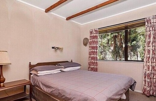 Okere Falls Cottage | Absolute Lakefront Favourite - Holiday Home