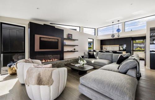 Wanaka House | Absolute Luxury on Warren