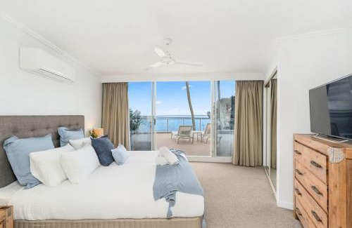 Urangan Apartment | Absolute Oceanfront Resort Villa