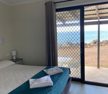 Bargara Villa | Absolute Oceanfront Tourist Park