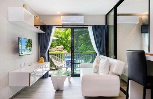 Sa Khu Apartment | Absolute Poolside with Free Netflix @Naiyang