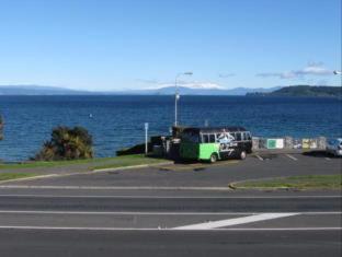 Taupo Hotel | Acacia Lake View Motel