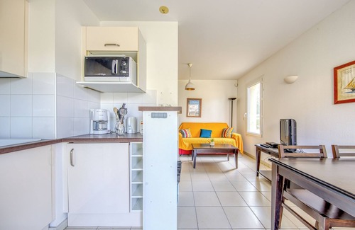 Soulac-sur-Mer Apartment | Accessible Apartment for Persons with Reduced Mobility with Garden and Shared Pool in Soulac-sur-Mer