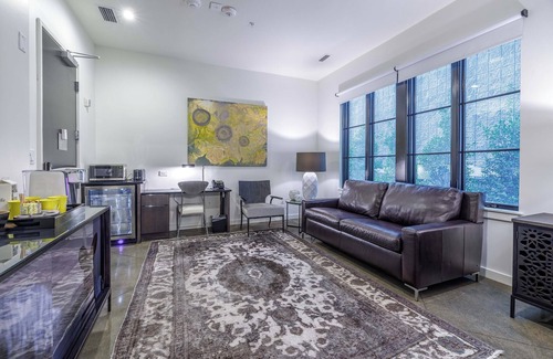 West End Hotel | Accessible King Studio | 121 Hotel by AvantStay