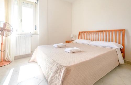 La Maddalena Apartment | Accogliente Bilocale Centrale, Terrazza, Parking