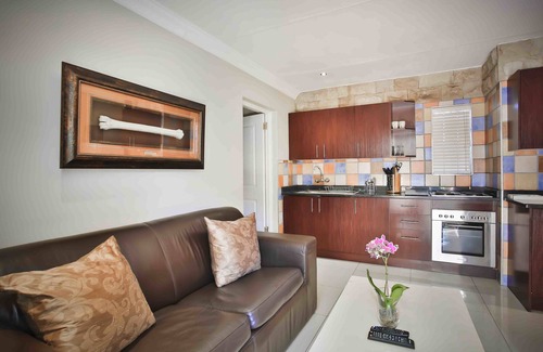 Centurion Apartment | Accommodation @ Van's