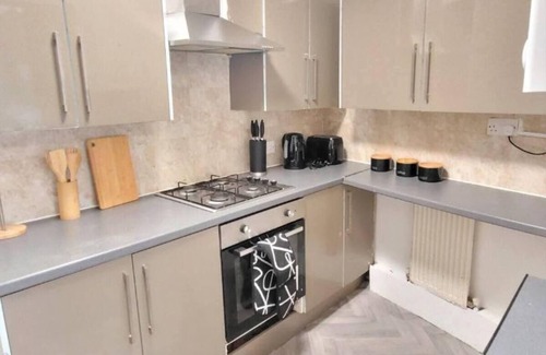 Accrington House | Accrington - House - Sleeps 10 - Garden