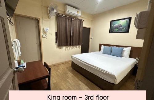 Bangkok Yai Hotel | Achcha hotel - itsaraphap MRT station - Wat Arun