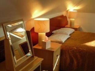 Horley Hotel | Acorn Lodge Hotel Gatwick & Parking