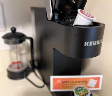 Washington House | Across the Inn Entire 3 bedr House with tub & extremely fast Wi-Fi