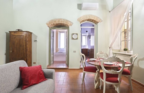 San Niccolo Apartment | Across The River Apartment