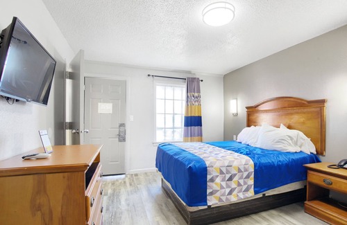 Dothan Hotel | Adams Inn