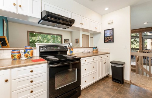 Windcliff Estates House | Adams Vacation At Windcliff 2 Bedroom Home by RedAwning