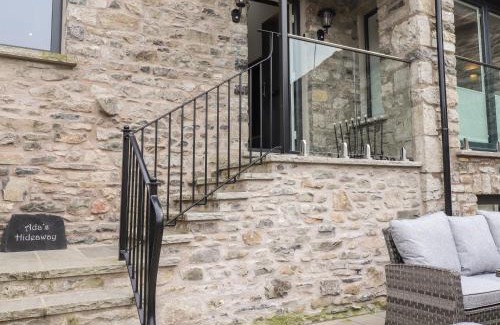 Kendal House | Adas Hideaway