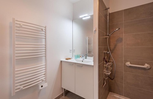 Chateaurenard Apartment | Adequalogis - Studio Domotique et Ergonomie