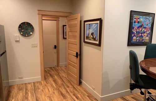 Ashland Apartment | Adjacent to Downtown Ashland and Lithia Park, Lithia Park Suite 1