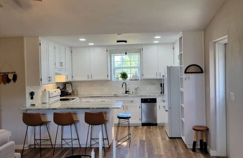 Rockdale House | Adjoining Suites|Country Deluxe Suite&Luxe Studio