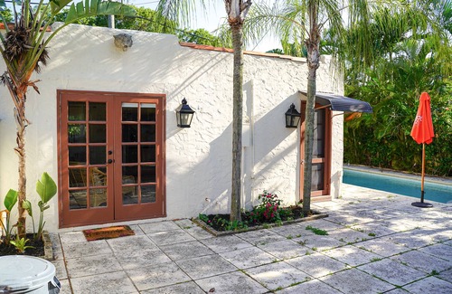 Poiciana Park II Apartment | Adorable 1 bedroom guest house in downtown WPB