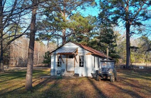 Cherokee County House | Adorable 1 bedroom Honey House