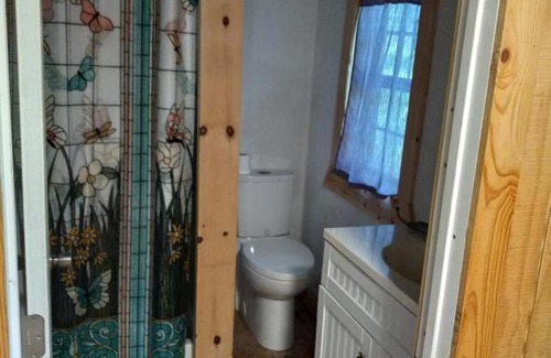 Cherokee County House | Adorable 1 bedroom Honey House