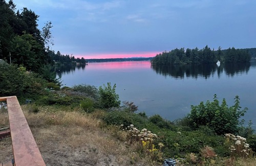 Anderson Island Cabin | Adorable 2-bedroom cabin in Anderson Island