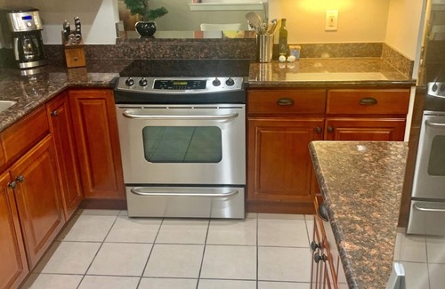 Healdsburg Apartment | Adorable 2 bedroom/2 bathroom apartment for rent - 1 month min stay
