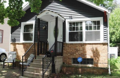 Fond du Lac House | Adorable 2 Bedroom with Indoor Fireplace