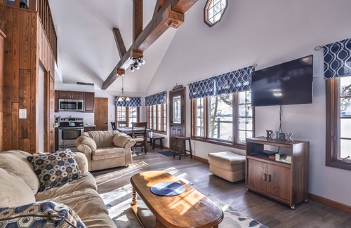Three Lakes Cabin | Adorable 2 bedroom Cabin on Butternut Lake