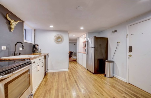 Sunnyside Condo | Adorable Apt in the Heart of LoHi Grill, W/D, Yard