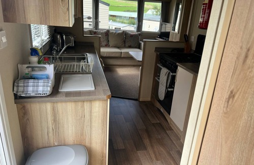 Newquay Cabin | Adorable Caravan in Newquay Bay Resorts NB98