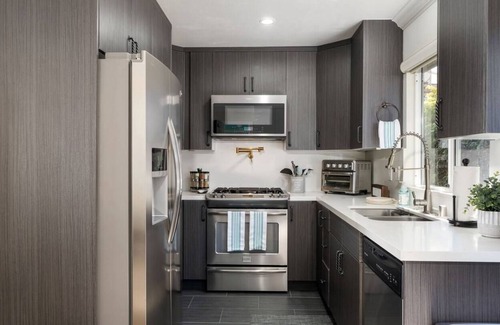 Oxnard Shores House | Adorable Family Friendly Beach Cottage in Oxnard
