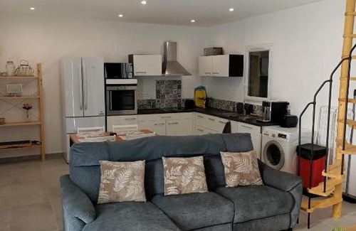 Chateaurenard House | Adorable Guest house