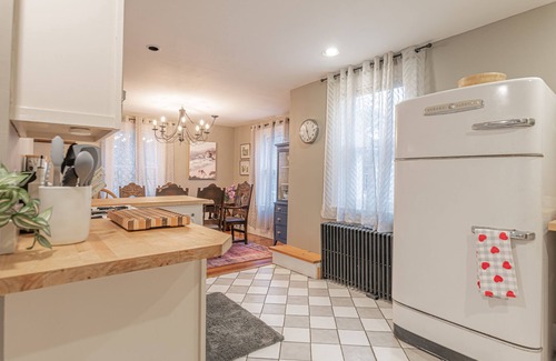 Kingston House | Adorable Kingston Cottage in the Heart of the Roundout Historic Area Downtown.