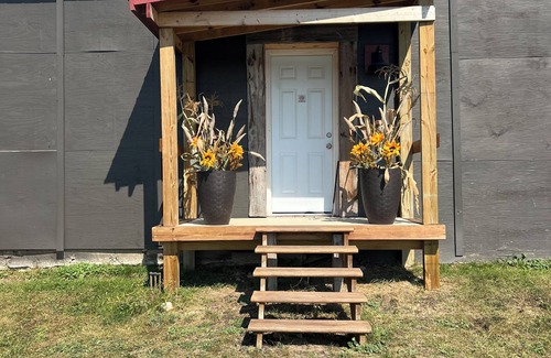 Petoskey RV Rental | Adorable little campground in Petoskey with river nature views
