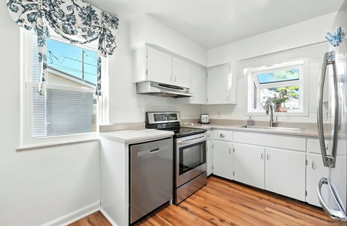 Fort Wayne House | Adorable, Peaceful Retreat In Premier Fort Wayne Location, Sycamore House
