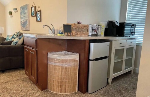 Lakeland Apartment | Adorable private 1-bedroom studio on mini-farm.