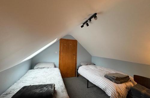 Heathfield House | Adorable quirky country cottage