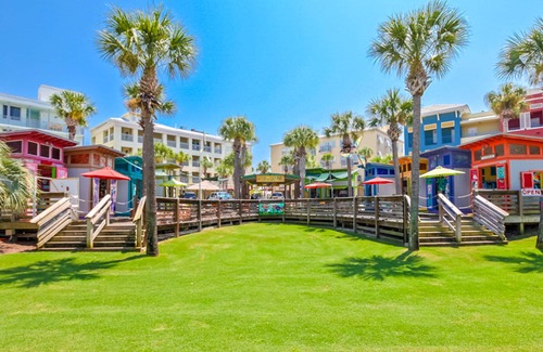Gulf Place Apartment | Adorable studio for two just steps from the beach - shared pool & tennis courts