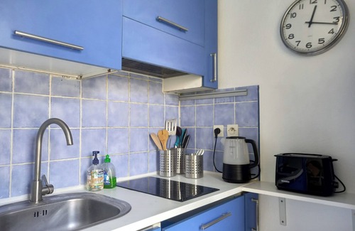 Cros-de-Cagnes Apartment | Adorable studio 200m from the sea. Fresh, well equipped and close from shops.