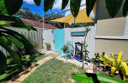 St. Petersburg - Clearwater House | Adorable sunny priv. entrance suite & bathroom w/patio close to beach & center