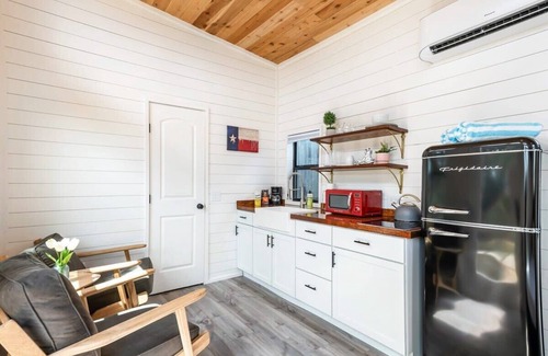 Dripping Springs Cabin | Adorable Tiny House #4 @Infinity Ranch-Resort Pool