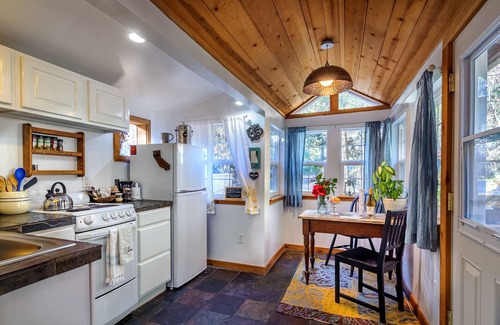 Nevada City House | Adorable Two-Person Bungalow in Downtown Nevada City
